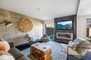 Queenstown Central, Walk to Town, Garage, BBQ